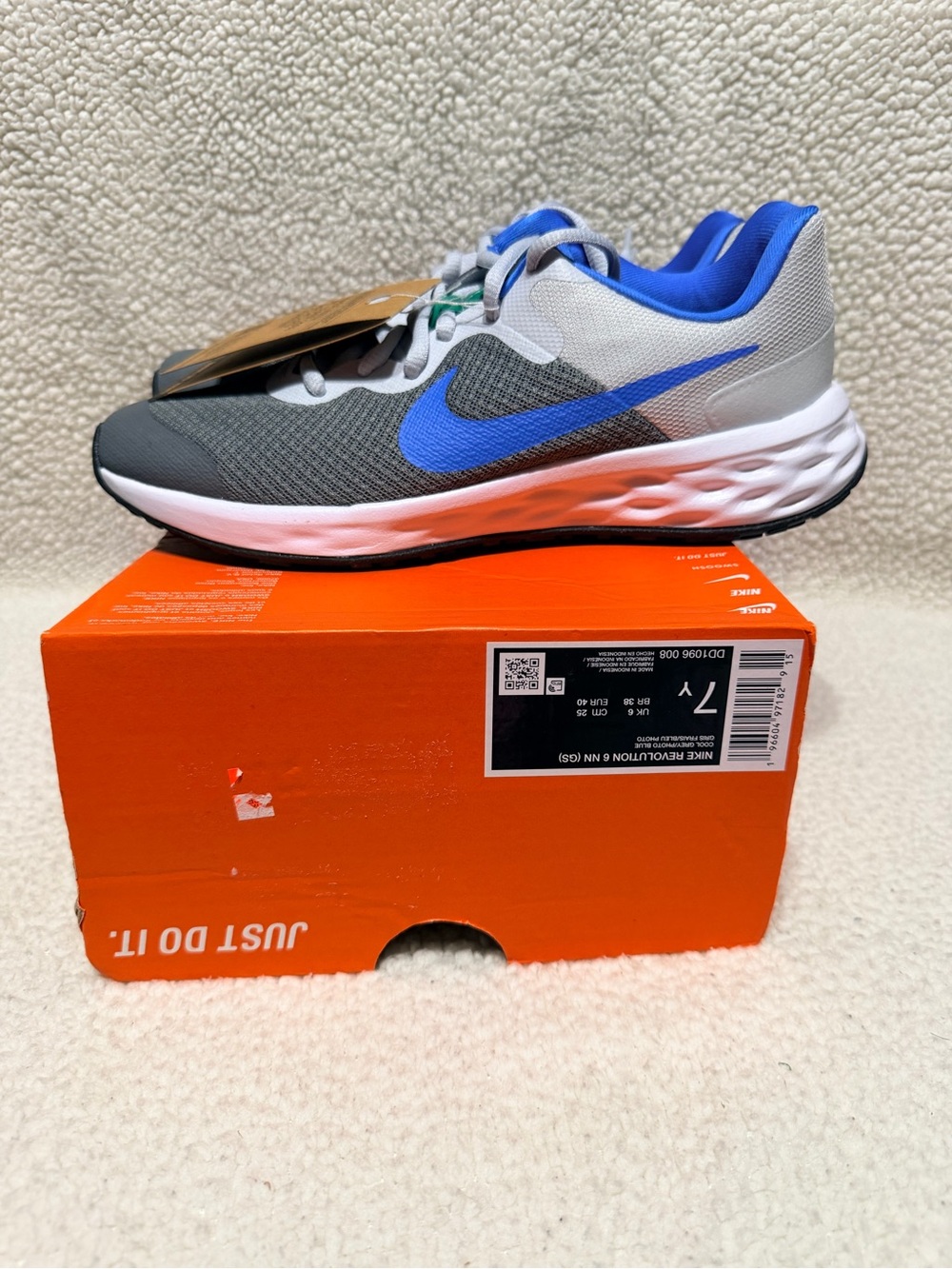 Nike Revolution 6 Gray and Blue Running Shoe - Cushioned Trainer Big Kids Size 7
